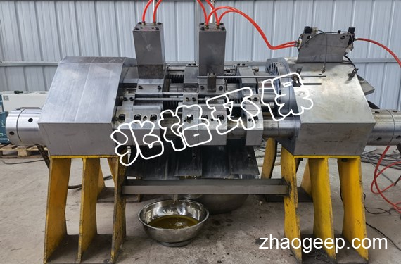 全自動(dòng)液壓榨油機(jī)核桃漿冷榨