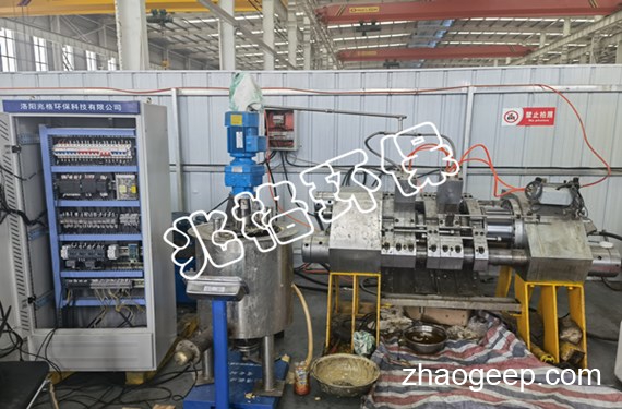 全自動(dòng)液壓榨油機(jī)核桃漿冷榨