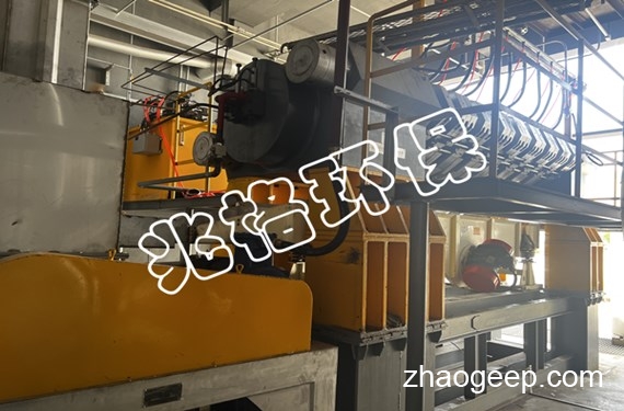 江蘇客戶訂購兆格環(huán)保2套全自動(dòng)液壓壓榨機(jī)調(diào)試成功